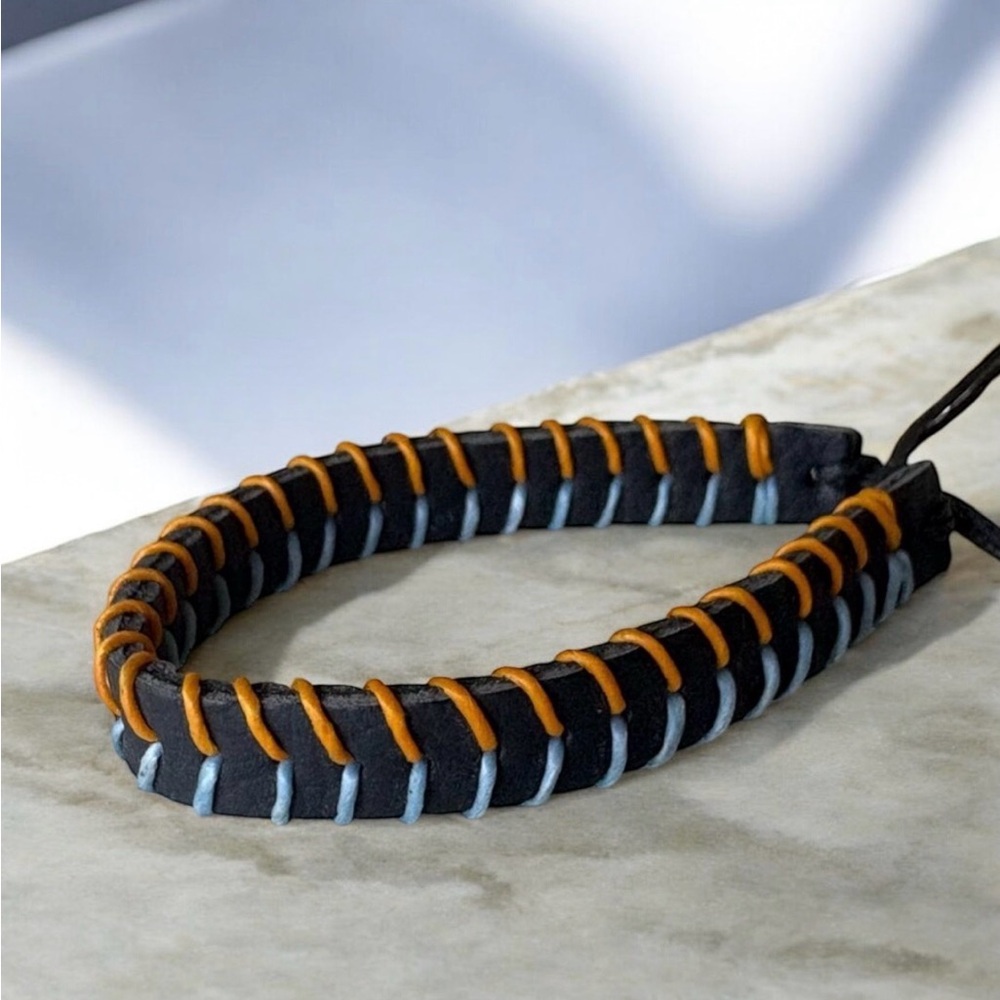 100% Leather Bracelet - Handmade - Picture 2 of 3